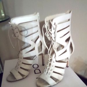 White/Cream women lace front shoe